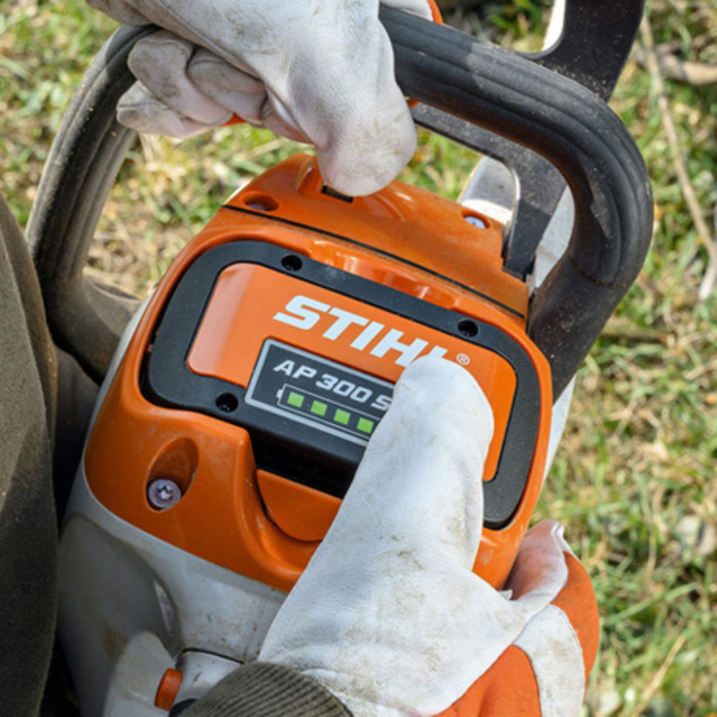 STIHL MSA 220 C-B Battery Powered Chainsaw with Battery & Charger | PROMO